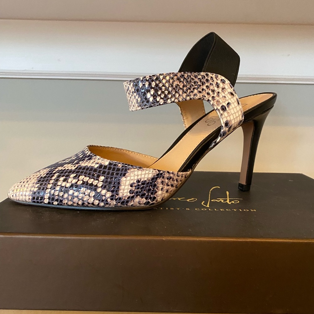 New never worn Franco Sarto snakeskin slingbacks. Pointed toe. Stiletto heel.